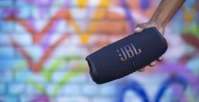 JBL Charge 5 vs. 4